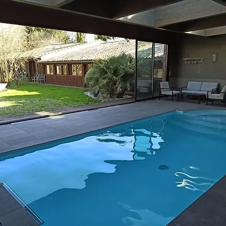 Batisse Du 19eme De 290m2 Avec Piscine Couverte Villa *