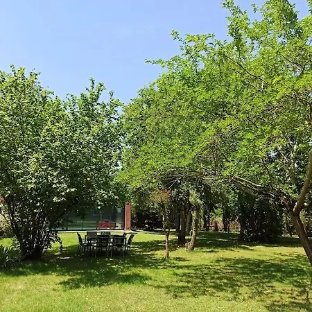 Villa Batisse Du 19eme De 290m2 Avec Piscine Couverte *