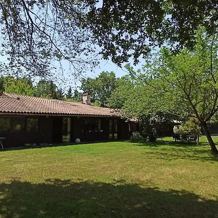 Villa Batisse Du 19eme De 290m2 Avec Piscine Couverte *