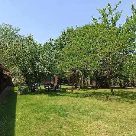 Batisse Du 19eme De 290m2 Avec Piscine Couverte *