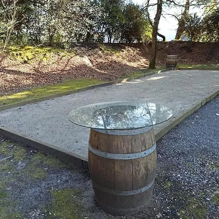 Villa Batisse Du 19eme De 290m2 Avec Piscine Couverte