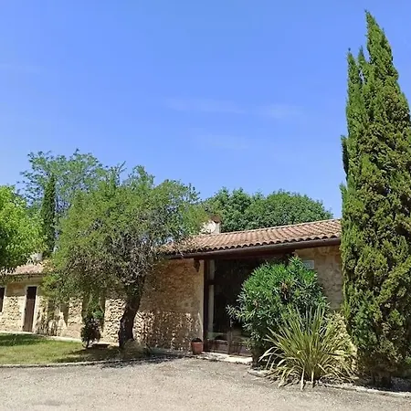 Villa Batisse Du 19eme De 290m2 Avec Piscine Couverte *